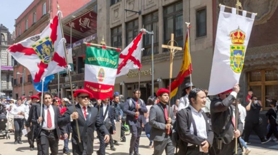 Extrema derecha se suma a celebración del Paseo del Pendón