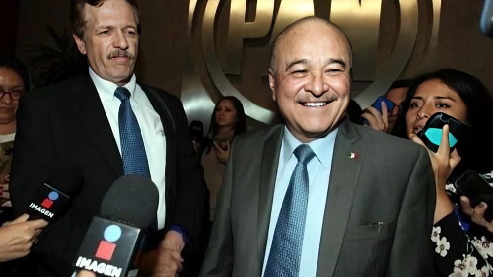 FGR acusa a Ruffo Appel de recibir millones de pesos por huachicol