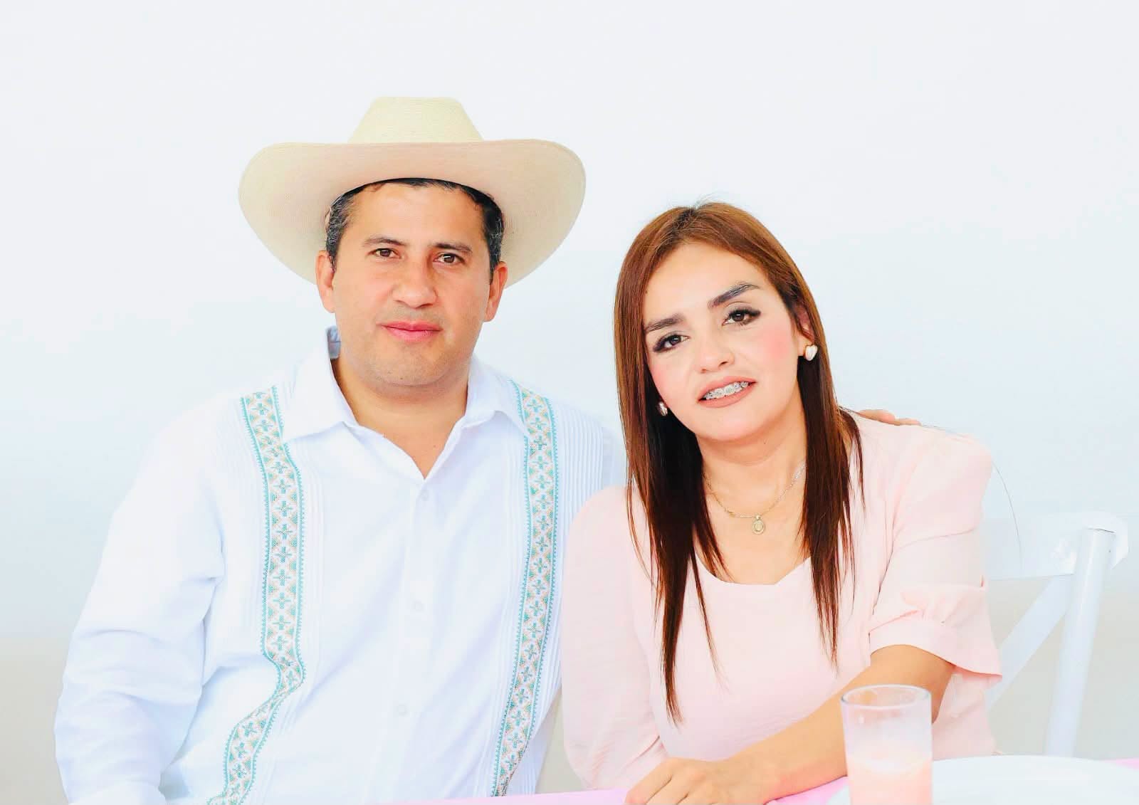 Grecia Quiroz y Carlos Manzo