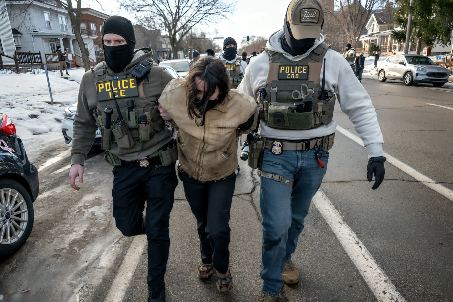 ICE vs. migrantes