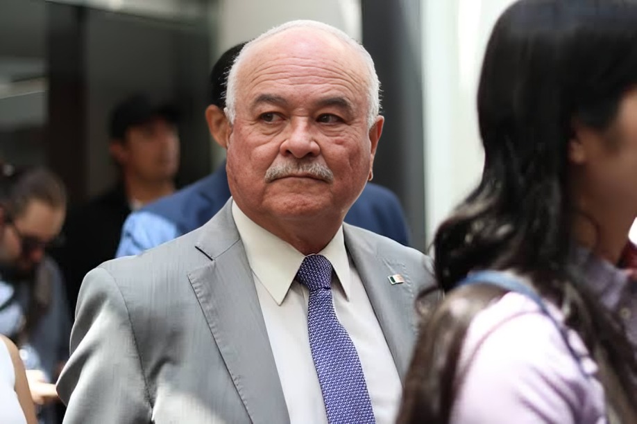 Inicia comparecencia de Ruffo Appel