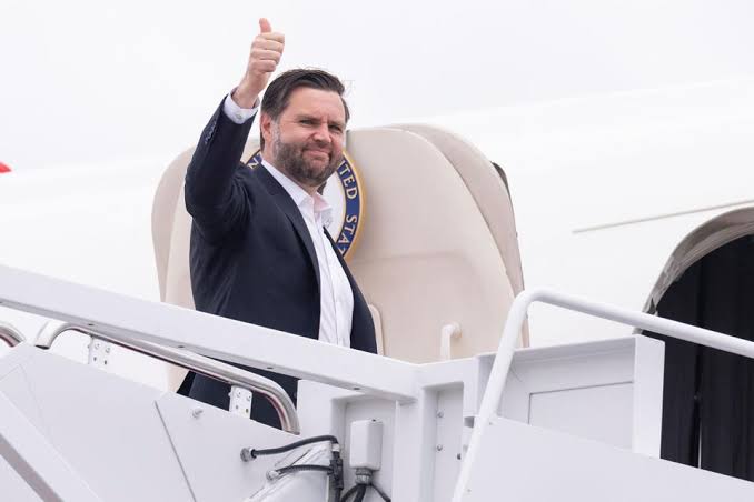 JD Vance riqueza