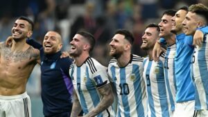La FIFA abrió una investigación disciplinaria formal contra la Selección Argentina debido a los graves incidentes de violencia física y conductas antideportivas ocurridos inmediatamente después del pitazo final en la definición del Mundial 2026.