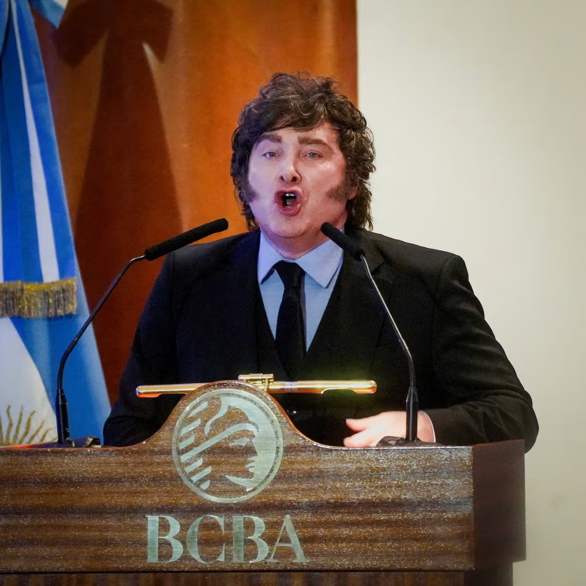 Milei rectifica feriado tras derrota
