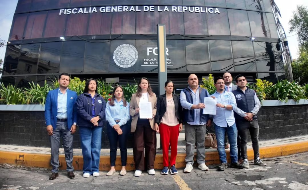 Pan denuncia a hijo de AMLO por descarrilamientos de Tren Interoceánico
