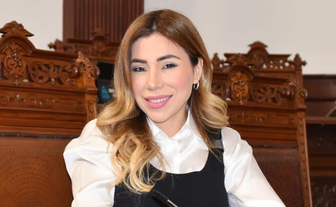 Las autoridades investigan a Tania Flores por presunto lavado de dinero y desvío de recursos.