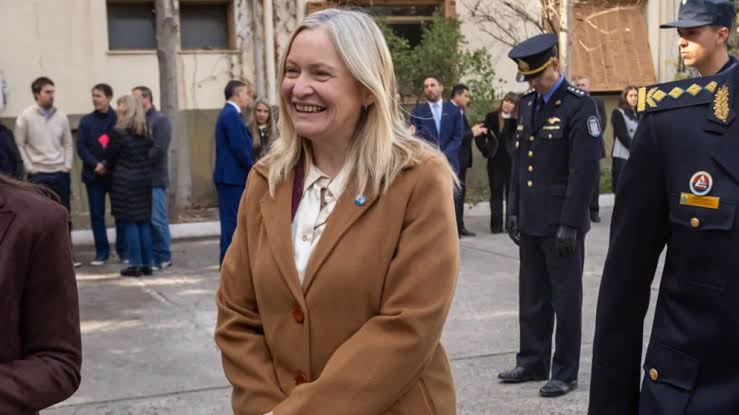 vicepresidenta non grata Francia